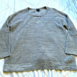 Torrid gray sweater size 1X keyhole front